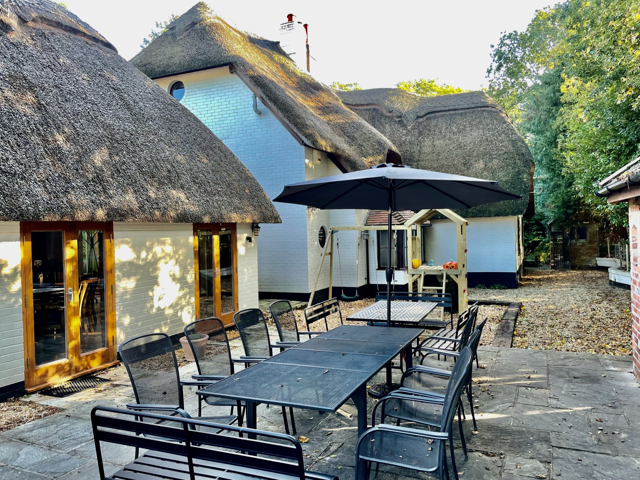 Galtons Cottage courtyard area with garden setaing for 16.jpg